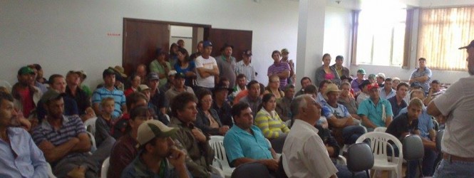 AGRICULTORES DE TURVO REÚNEM-SE EM BUSCA DE SOLUÇÃO PARA PAGAMENTO DE LEITE