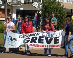 Funcionários da Educação realizam mobilização pela educação pública em Turvo