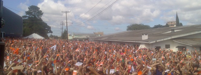PROFESSORES ESTADUAIS DECIDEM POR GREVE EM ASSEMBLEIA HISTÓRICA