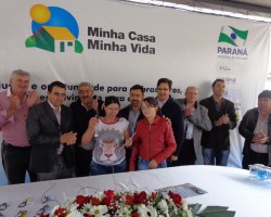 FAMILIAS TURVENSES RECEBEM CASAS DO PROGRAMA MINHA CASA MINHA VIDA