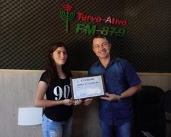 Gabrieli Delgado apresentou a música cacto e o balão na 1ª Semana Cultural Turvo Ativo.